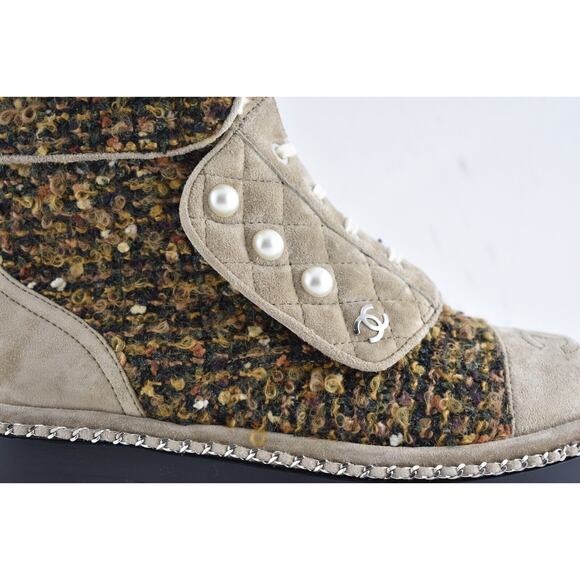 Chanel 18K Citizen Brown Beige Green Tweed CC Chain Pearl Combat Tall Boots 34.5 - Picture 5 of 12